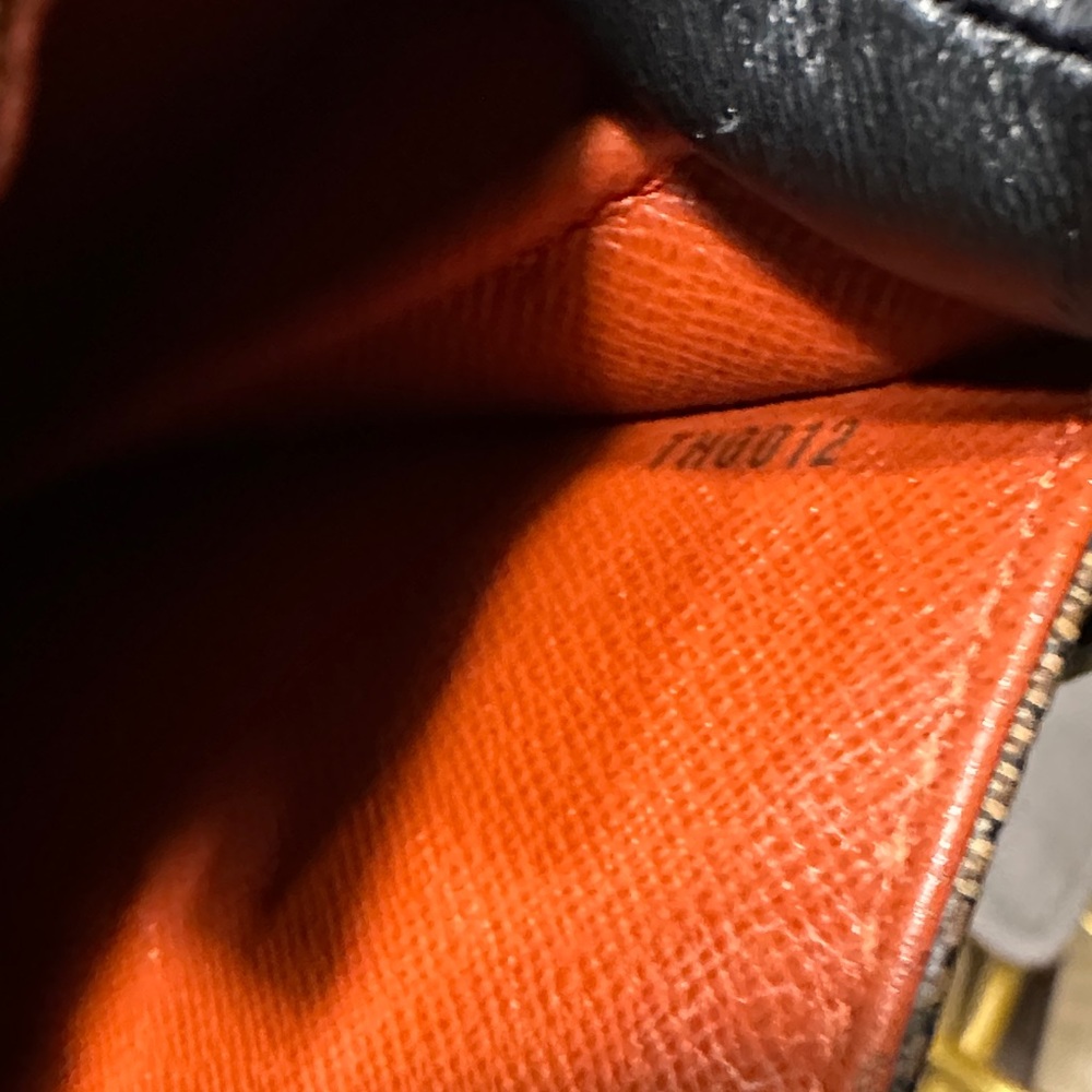 Louis Vuitton Brown Tribeca Leather handbag - Picture 10 of 13